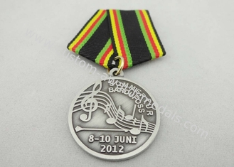De promotie van het van het Giftmessing/Koper/Zink Legeringsdouane kent Medailles met Speciaal Lint, het Bosseleren toe